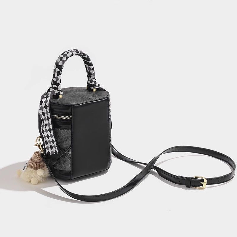 JIAERDI Retro Quilted Ribbon H - Chain Crossbody Quilted ulasan dan harga